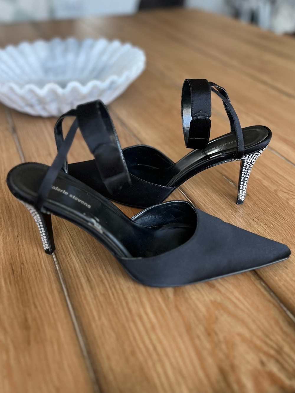 Valerie Stevens Desmond Black Satin
Rhinestone Heel Ankle Strap Pumps Size 8.5